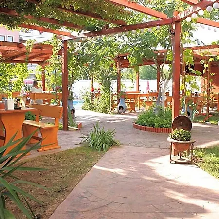 Alba Family Club 2*
