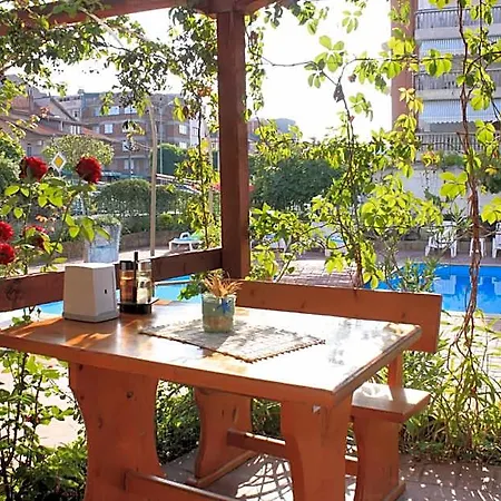 Alba Family Club Otel 2*