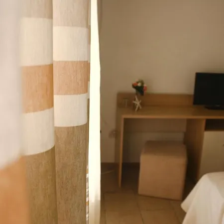 Alba Family Club Otel 2*