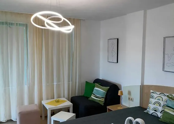 Отель Alba Family Club