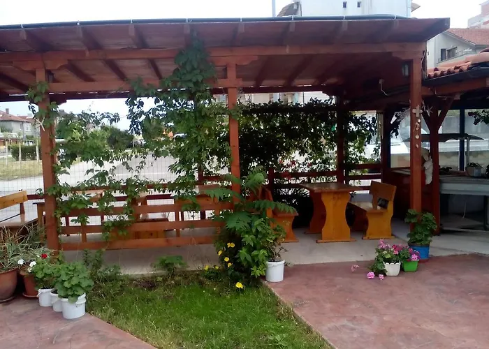 Alba Family Club 2* Приморско