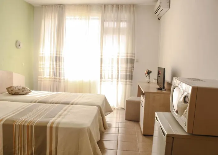 Отель Alba Family Club 2*