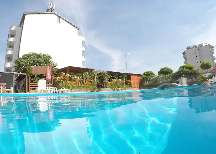 Alba Family Club Отель