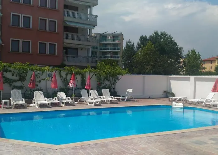 Отель Alba Family Club